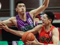 开云平台-包含内线球员篮板球抢得多攻防两端发威的词条