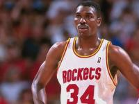 开云体育中国-关于篮球经典战役传奇球星对决，谁能登上巅峰？的信息