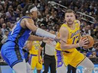 开云体育平台APP-火箭再败湖人，遭遇三连败