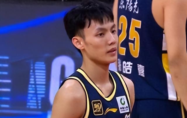 广东队遭逆转，球员失利心情低落