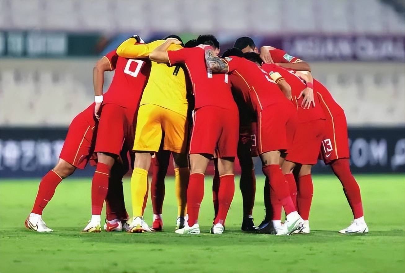 超级决战即将展开,球迷翘首期待的简单介绍 超级决战即将展开,球迷翘首期待的简单介绍