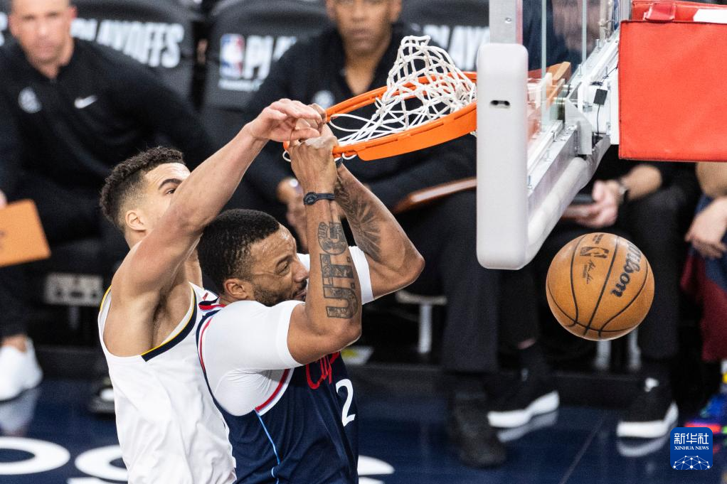 洛杉矶快船队球员集体训练备战,冲刺季后赛 洛杉矶快船队球员集体训练备战,冲刺季后赛