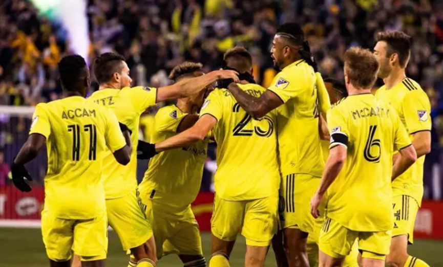 包含富勒姆逼平华盛顿联，双方同分！的词条