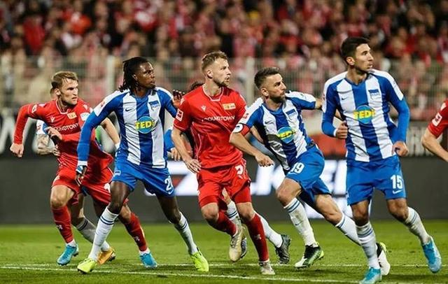 沙尔克04连胜告终,客场惨遭汉诺威绝杀击败的简单介绍 沙尔克04连胜告终,客场惨遭汉诺威绝杀击败的简单介绍