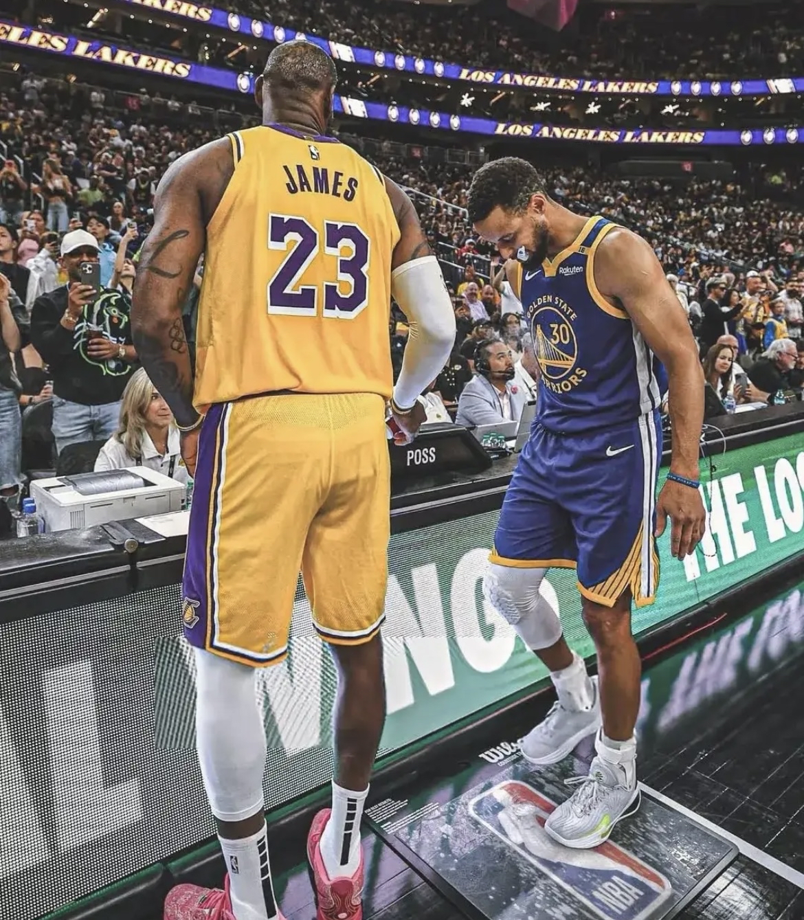 勇士队在关键时刻逆转湖人队 勇士队在关键时刻逆转湖人队