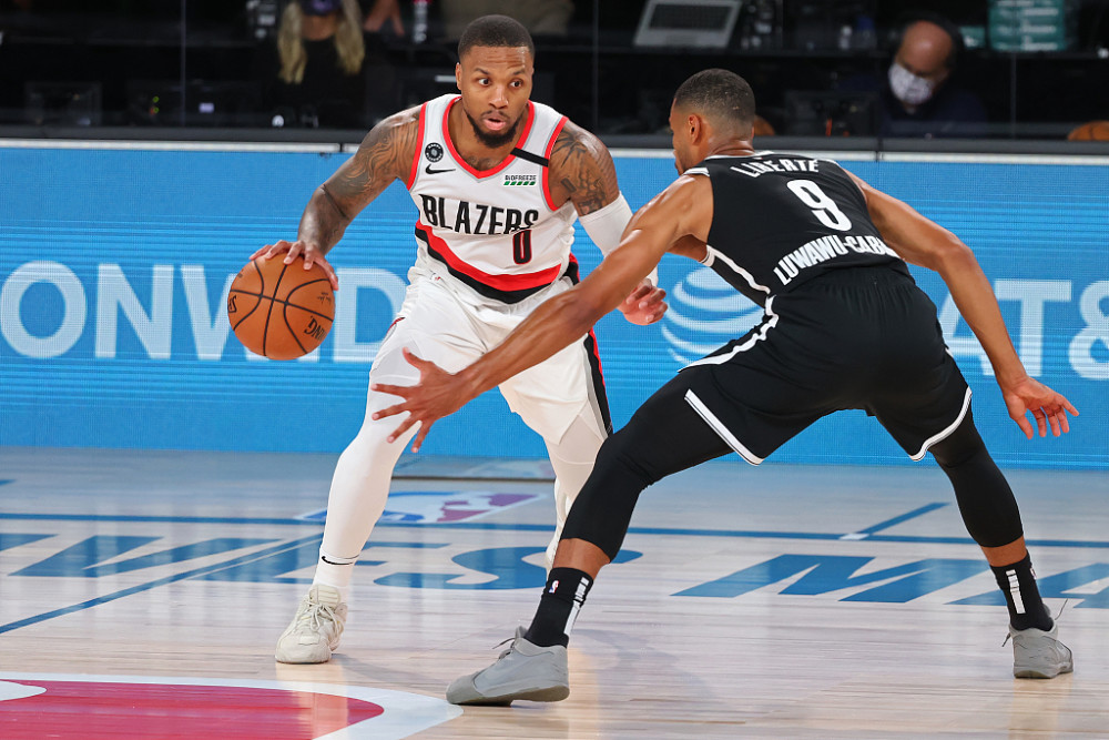 关于灰熊险胜灰狼，保持客场不败的信息