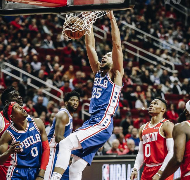 76人连胜赛百步走10连胜,西蒙斯砍下16+13 76人连胜赛百步走10连胜,西蒙斯砍下16+13