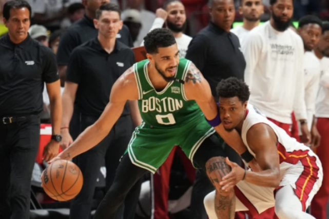 凯尔特人横扫篮网,轻松晋级 凯尔特人横扫篮网,轻松晋级